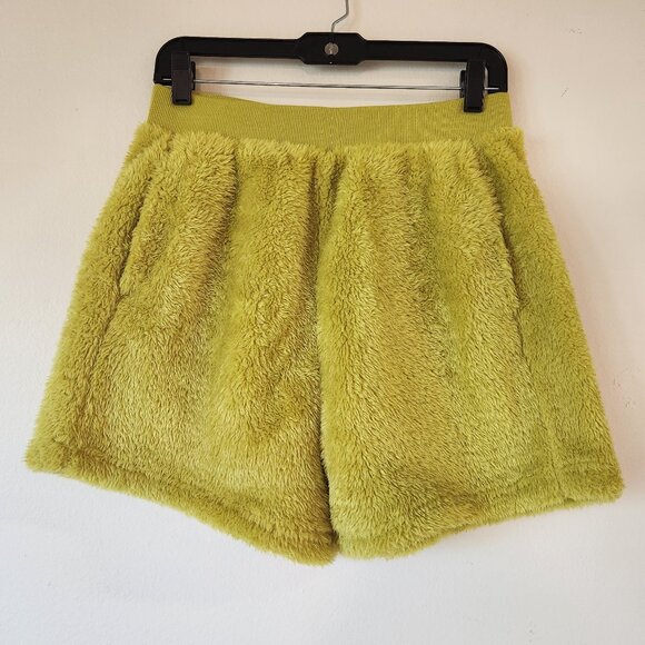 NWT Chartreuse Ugg Camilia Sherpa Shorts Medium - Picture 1 of 14